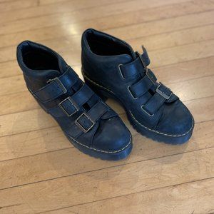 Dr. Martens Coppola UK6/EU39/US Women’s 8 Color: Black Burnished Wyoming